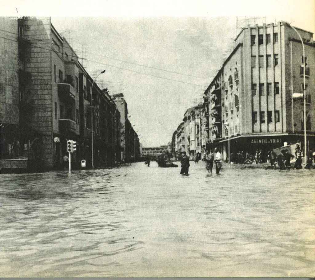 hirek/2023/majus/arviz/inundatii-satu-mare-1970-foto2-1024x908.jpg