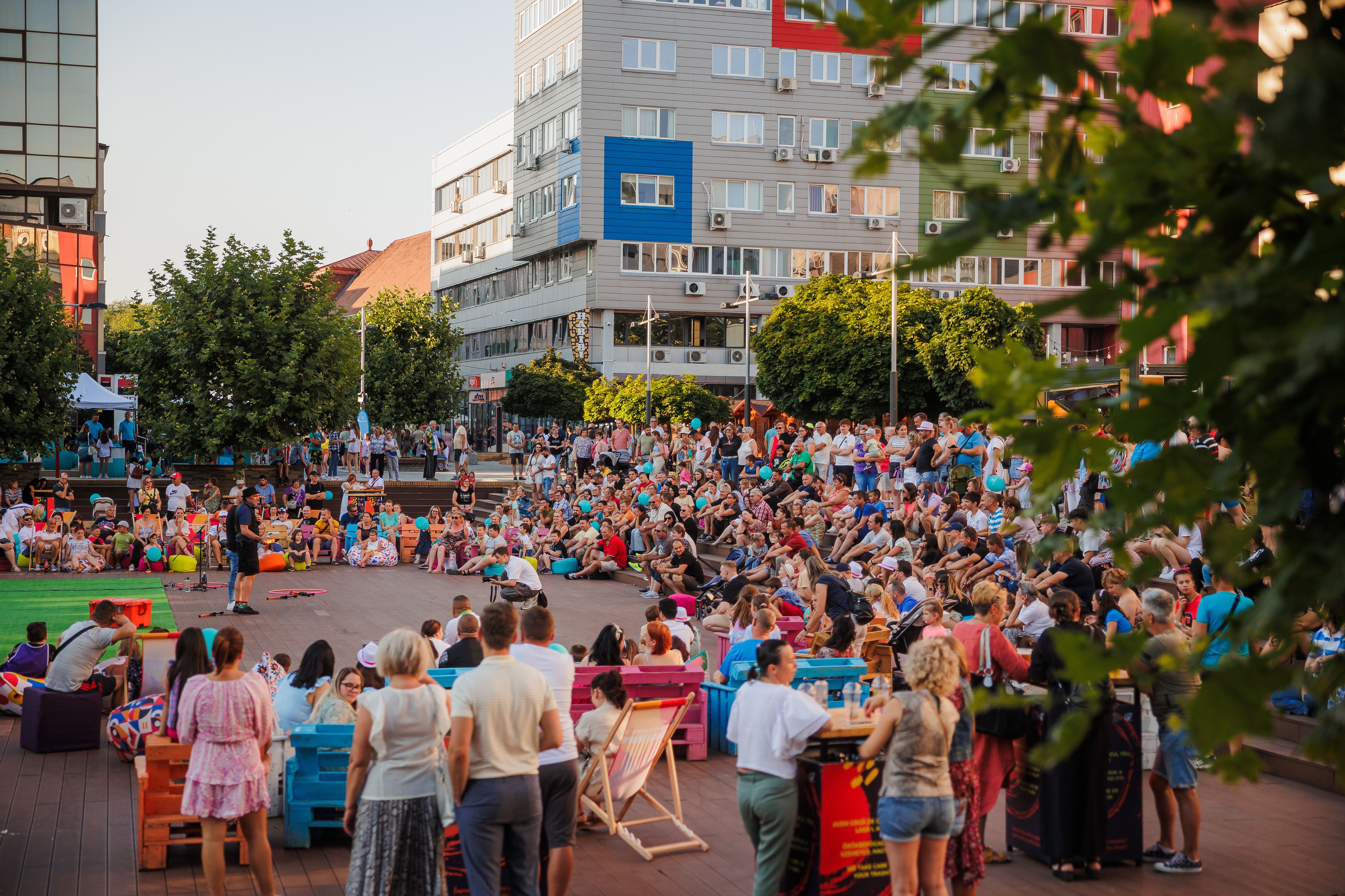 hirek/2024/07-julius/zenetol-lesz-hangos-szatmarnemeti-kezdodik-a-x-street-music-festival-3.jpg