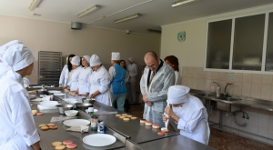 Óvodák és iskolák kantinjait ellenőrzik - sokezres bírság egy catering-cégnek