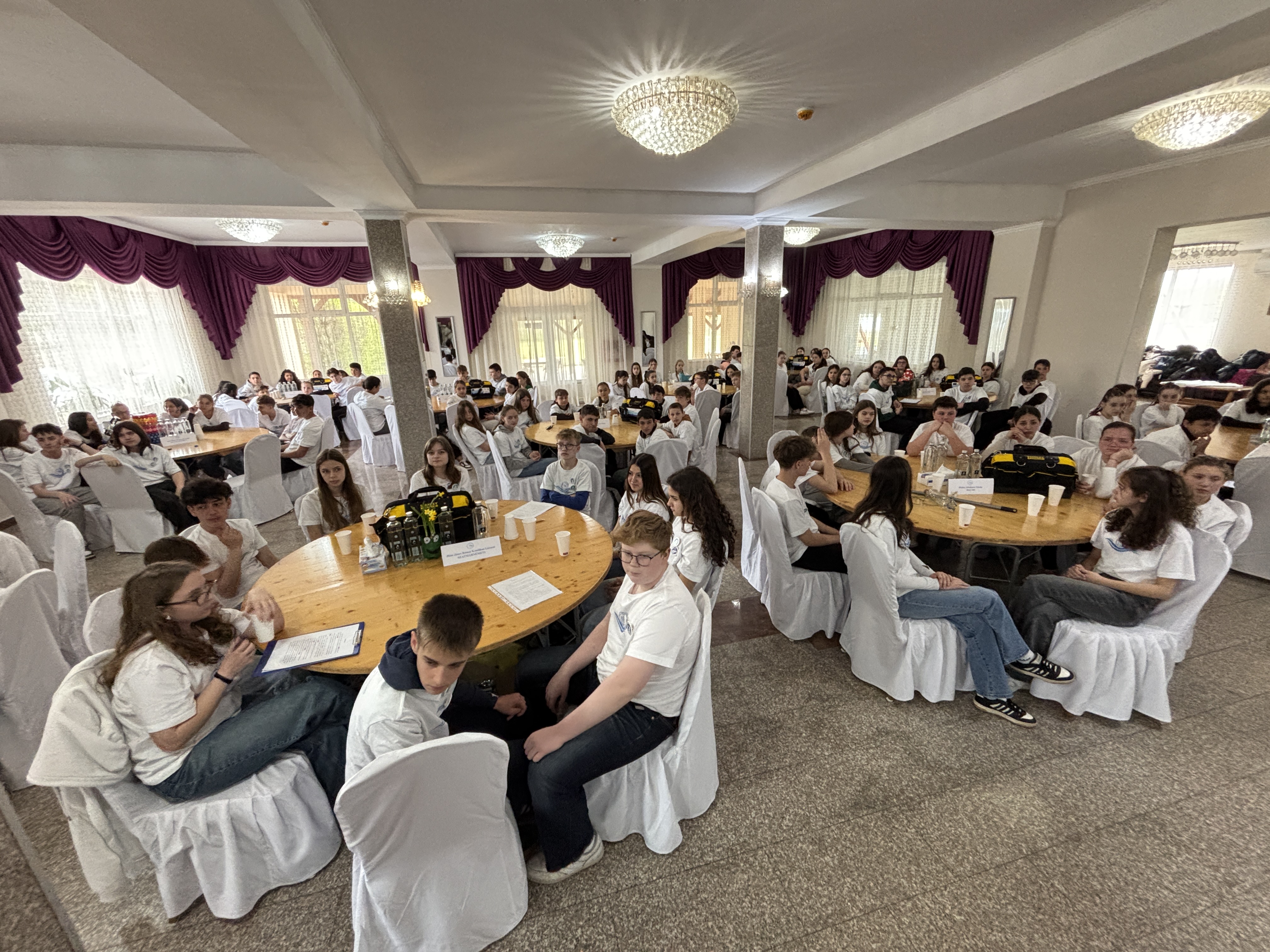 hirek/2025/aprilis/utolso-megmerettetesen-a-folyomento-iskolasok-4.JPG
