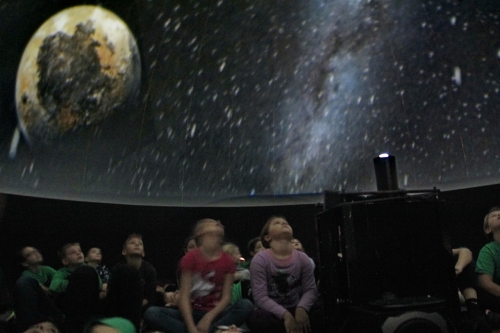 hirek/2025/augusztus/pmn-behari/utazo-planetarium.jpg