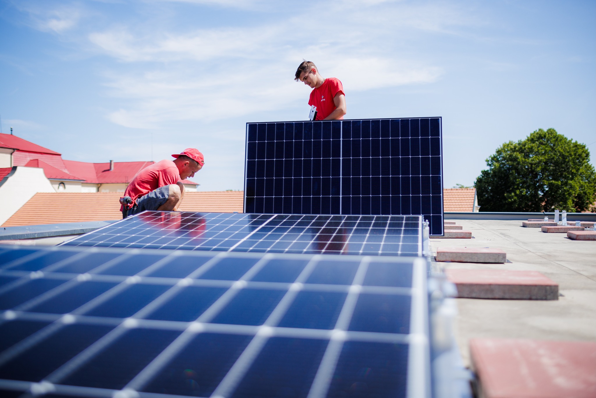 hirek/2025/julius/napkollektor-napelem-solar-panel-2-facebook-com-fotovoltaicemsys.jpg