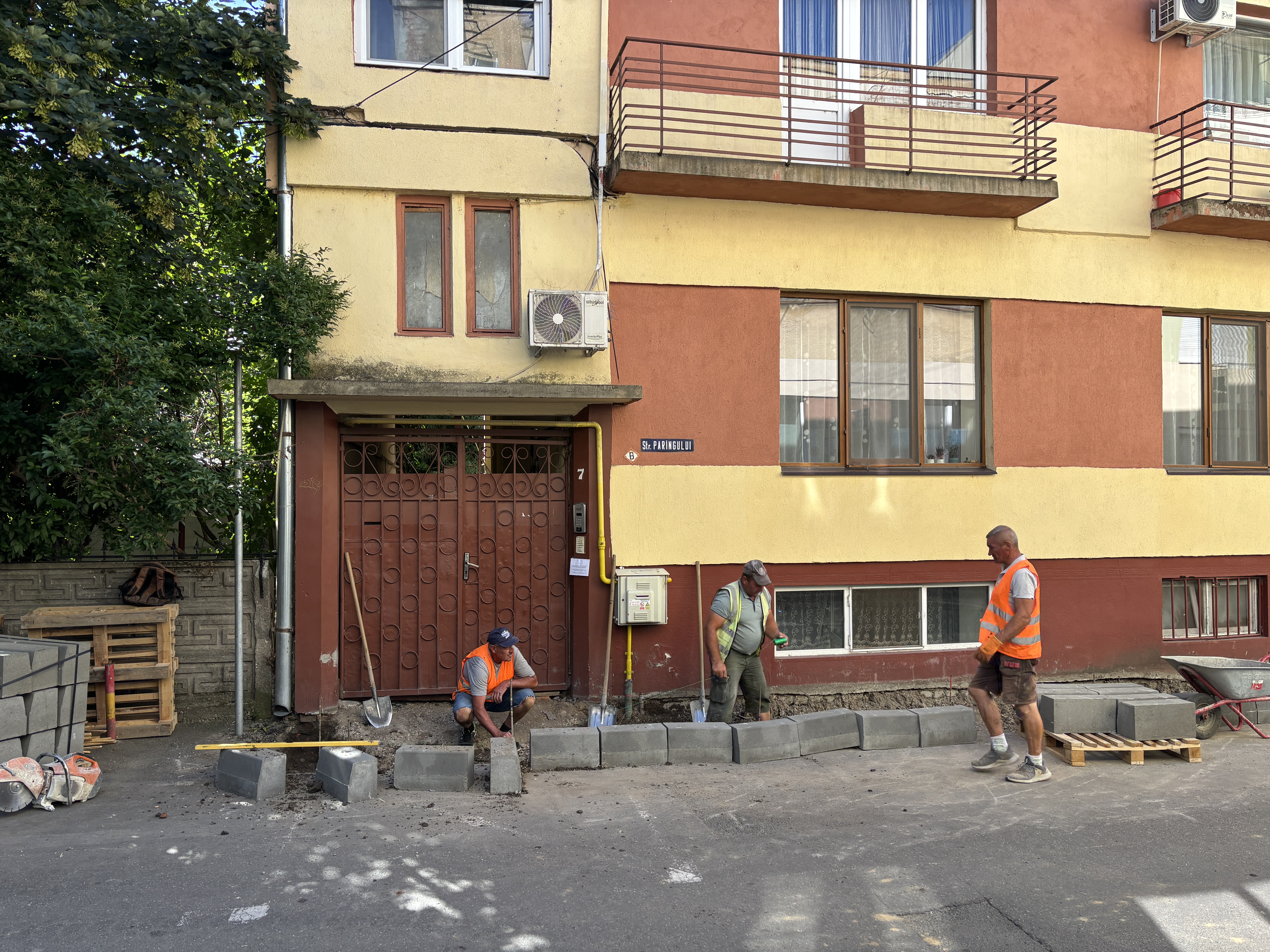 hirek/2025/julius/zajlanak-az-utjavitasok-szatmarnemetiben-2.JPG