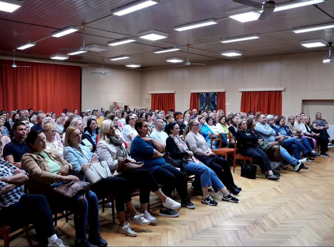 hirek/2025/junius/generaciok-a-figyelmetlenseg-koraban-3.jpg