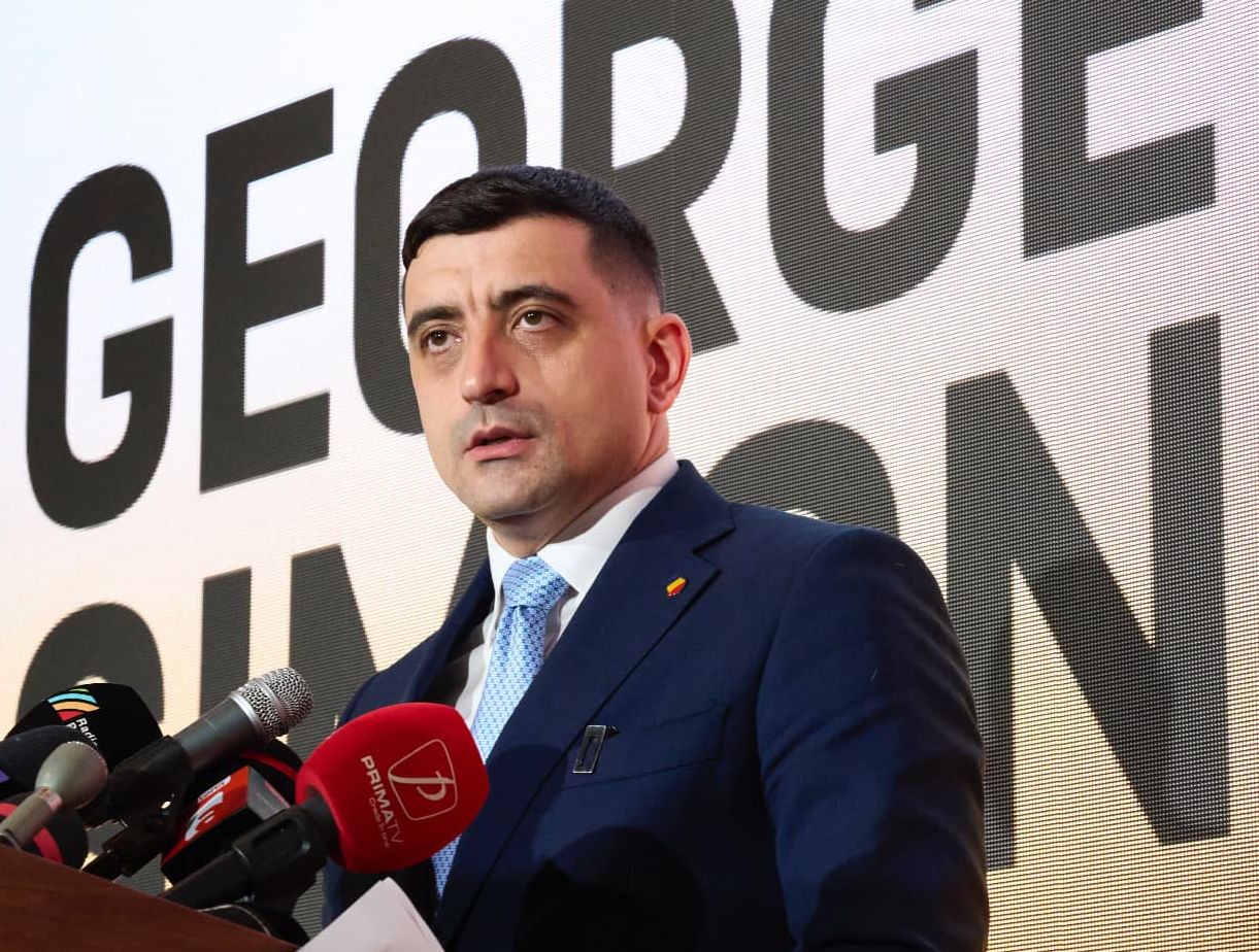 hirek/2025/majus/a-nep-beszelt-es-emigyen-szola-george-simion-fb.jpg
