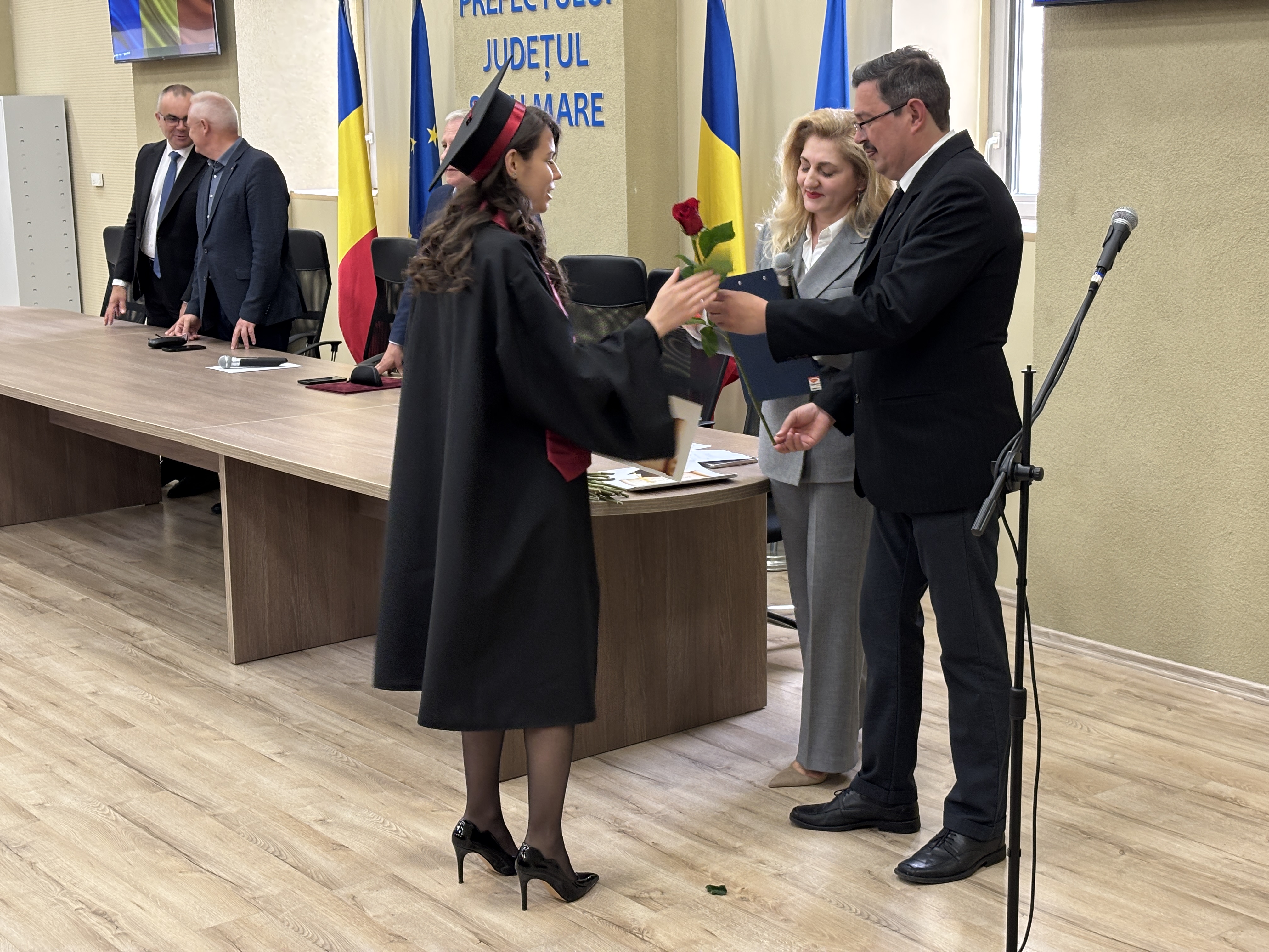 hirek/2025/majus/bucsuztak-a-babes-bolyais-diakok-egyetem-vegzosok-diploma-4.JPG