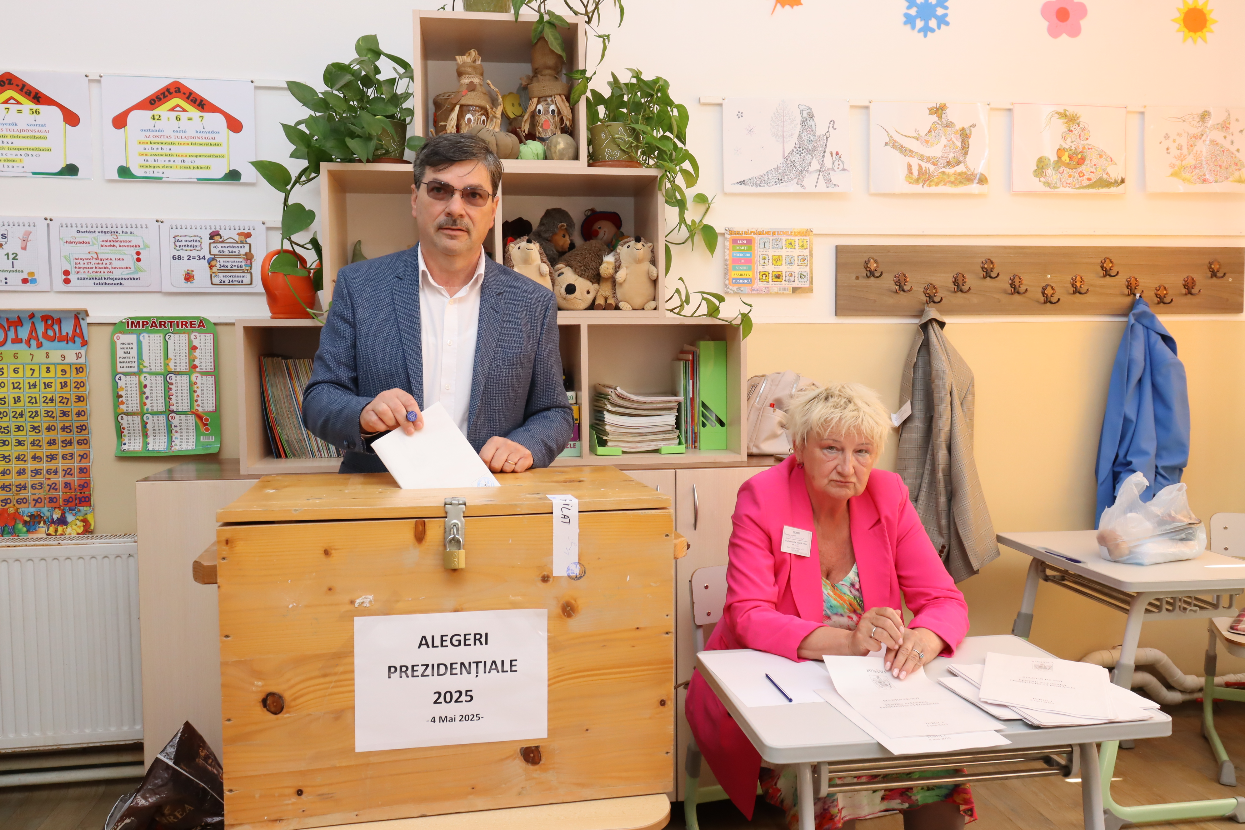 hirek/2025/majus/gaman-mihai-pusztadaroc-allamelnok-valasztasok-voks.JPG