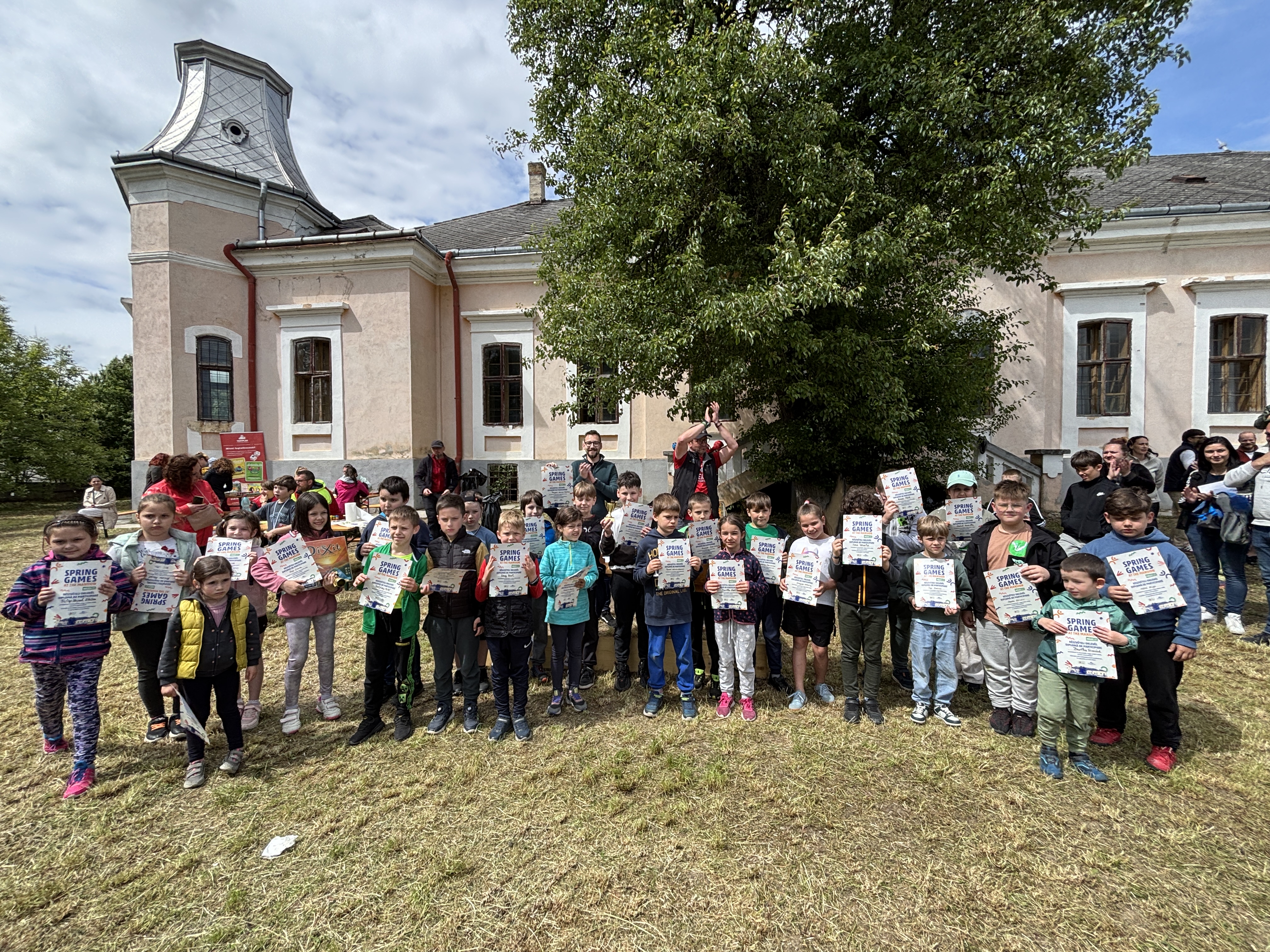 hirek/2025/majus/olimpiai-bajnokokat-avattak-sandorhomokon-4.JPG