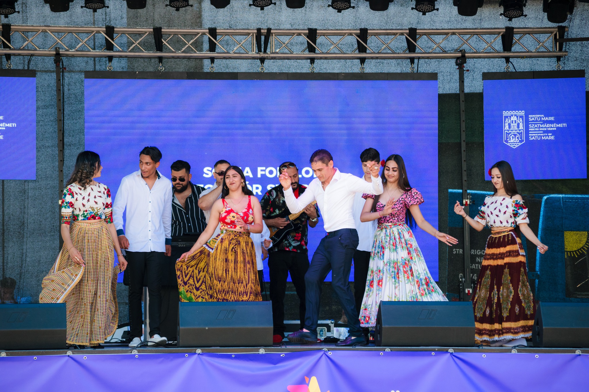 hirek/2025/majus/szatmarnemeti-varosnapok-koncert-koncertet-kovet-nepzenei-szinpad-ciganytanc.jpg