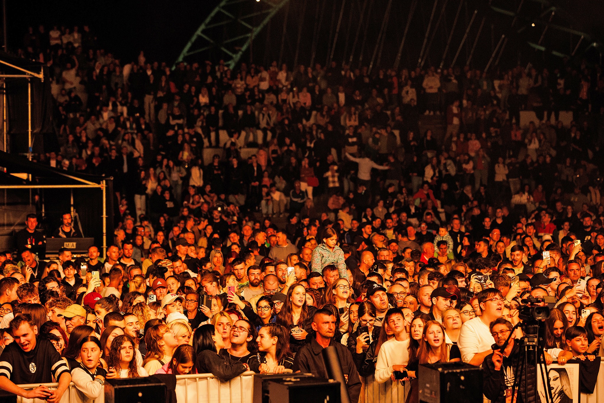 hirek/2025/majus/szatmarnemeti-varosnapok-szombat-este-curtis-koncert-2.jpg