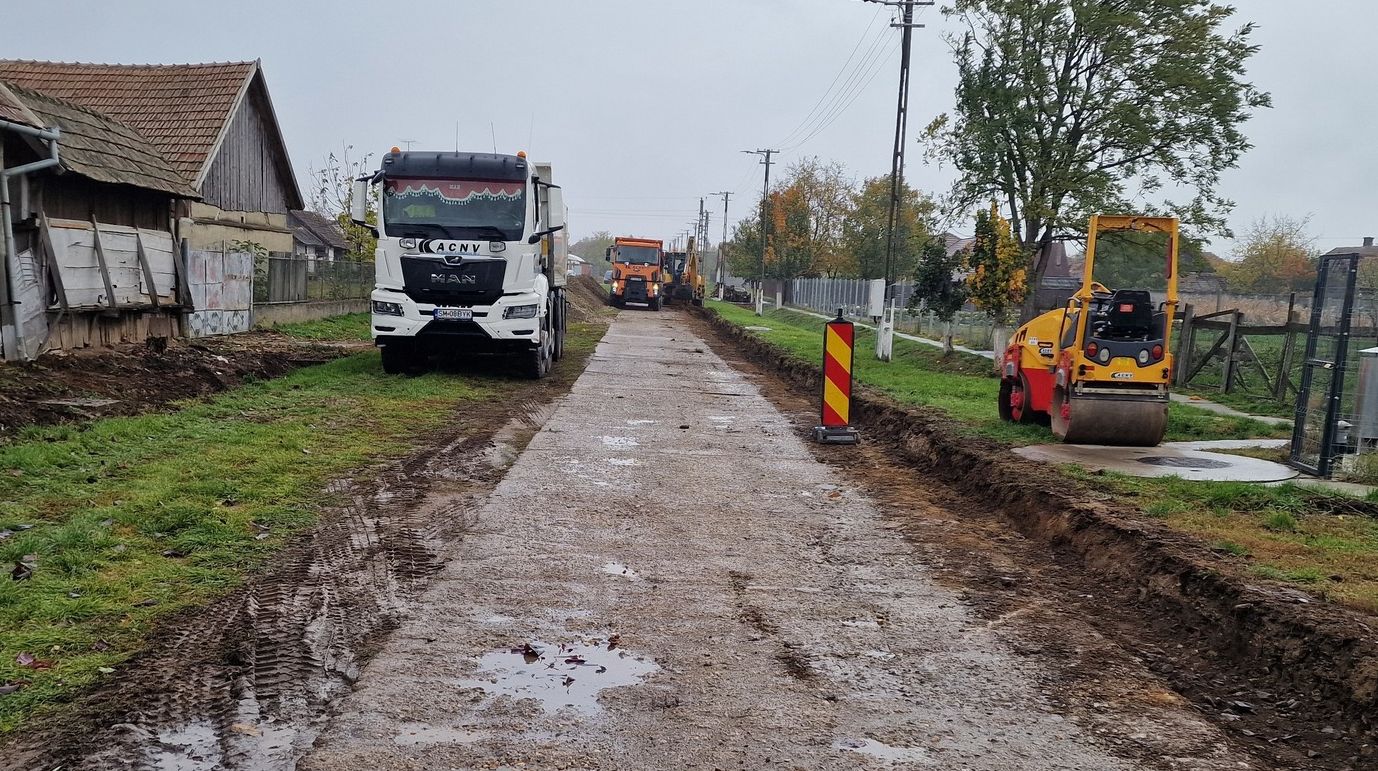 hirek/2025/oktober/fontos-utcakat-aszfaltoznak-mezoteremen-2.jpg