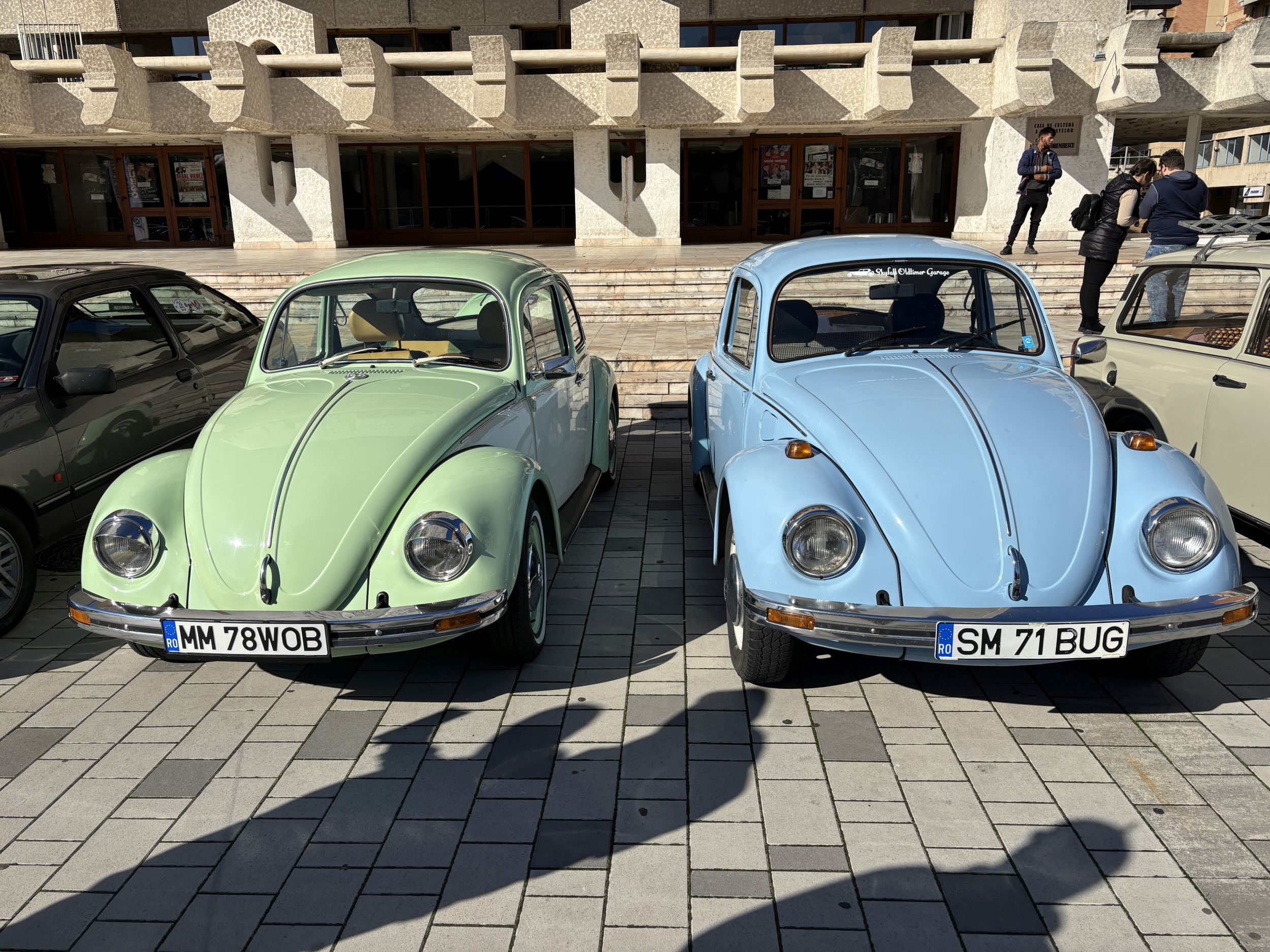 hirek/2025/oktober/tobb-mint-szaz-jarmuvet-varnak-a-retro-paradera-veteranauto-4.JPG