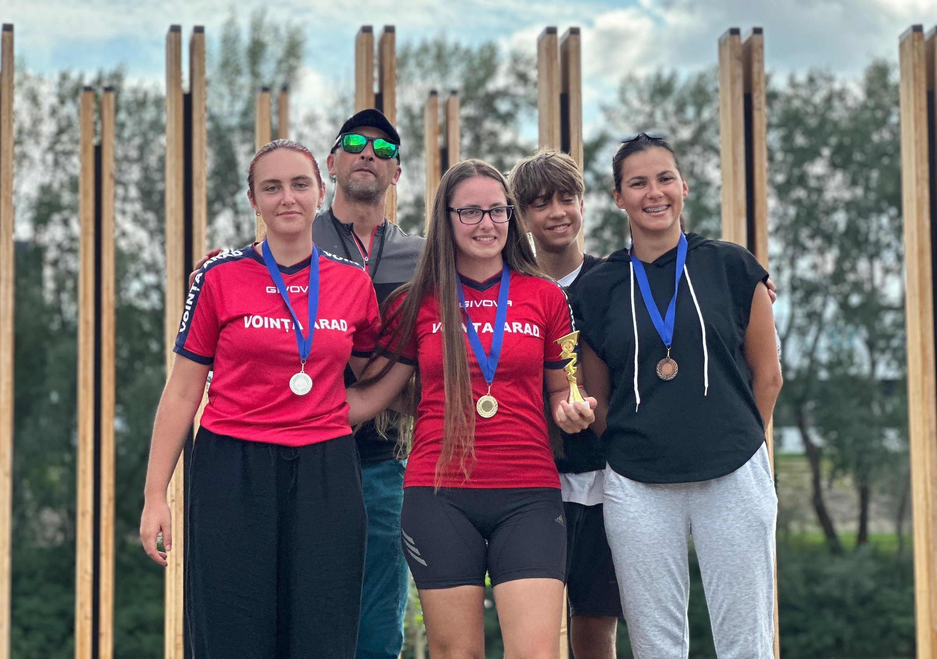 hirek/2025/szeptember/evezosport-szatmari-es-aradi-sportolok-szereztek-meg-az-ermeket-iden-caiac-smile-cupa-somes-4.jpg