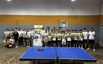 Okostelefon helyett pingpongütő a kézbe
