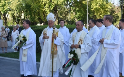 Nézzétek meg, mire építitek a jövőt — KÉPGALÉRIA