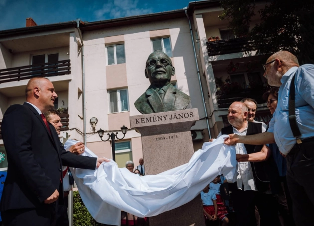 Az Erdélyi Helikon története száz éve íródik