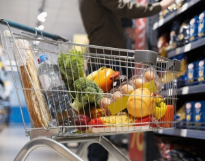 Rábólintottak: év végéig marad az alapélelmiszerek árrésstopja