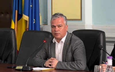 Veştea nem hátrál, a PNL-s ultimátum sem riasztotta vissza