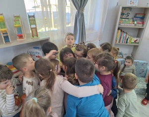 Szórakoztató nyári foglalkozások a nagykárolyi könyvtárban