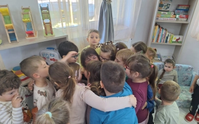 Szórakoztató nyári foglalkozások a nagykárolyi könyvtárban