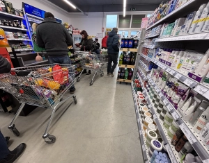Többet költünk, kevesebbet vásárolunk