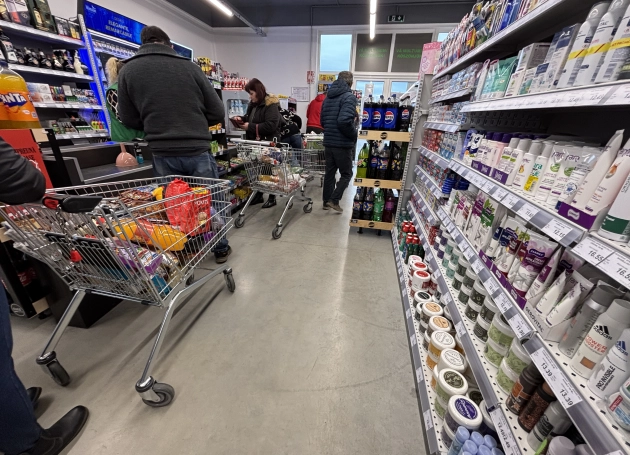 Többet költünk, kevesebbet vásárolunk