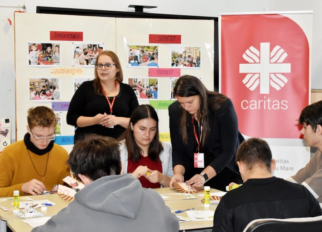 Caritas önkéntesprogram-bemutató a Hám János Líceumban