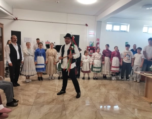 Az Emília Idősek Otthona lakóit köszöntötték a külteleki ifjak