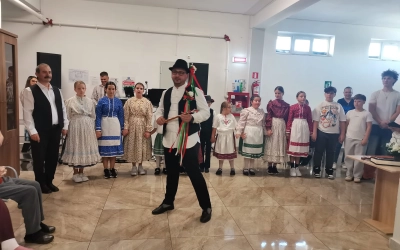 Az Emília Idősek Otthona lakóit köszöntötték a külteleki ifjak