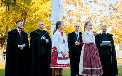 Csónakfát állítottak a hálaadás emlékére Kültelken — KÉPGALÉRIA