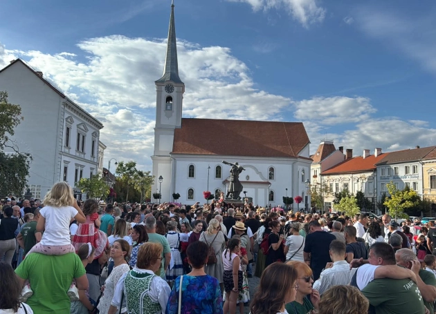 Avasi Bokréta az Erdélyi Táncháztalálkozón — KÉPGALÉRIA, VIDEÓK