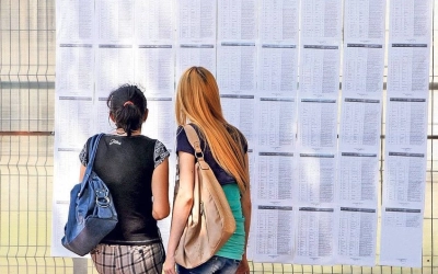 5000 lejes jutalmat kapnak a színtízes érettségizők, 2000 lejt a képességfelmérőn színtízest elérők