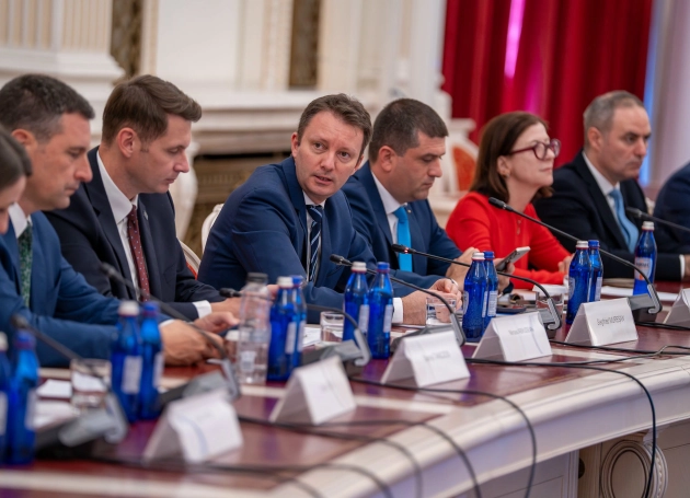 Hatból kettő: nincs sikerük a Mureşan-kormány miniszterjelöltjeinek