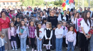 Repedezik az iskolaépület: beárnyékolt tanévkezdés Lázáriban - KÉPGALÉRIA