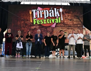 Visszahozták Szatmárra a nyíregyházi Tirpák Fesztivál vándorkupáját